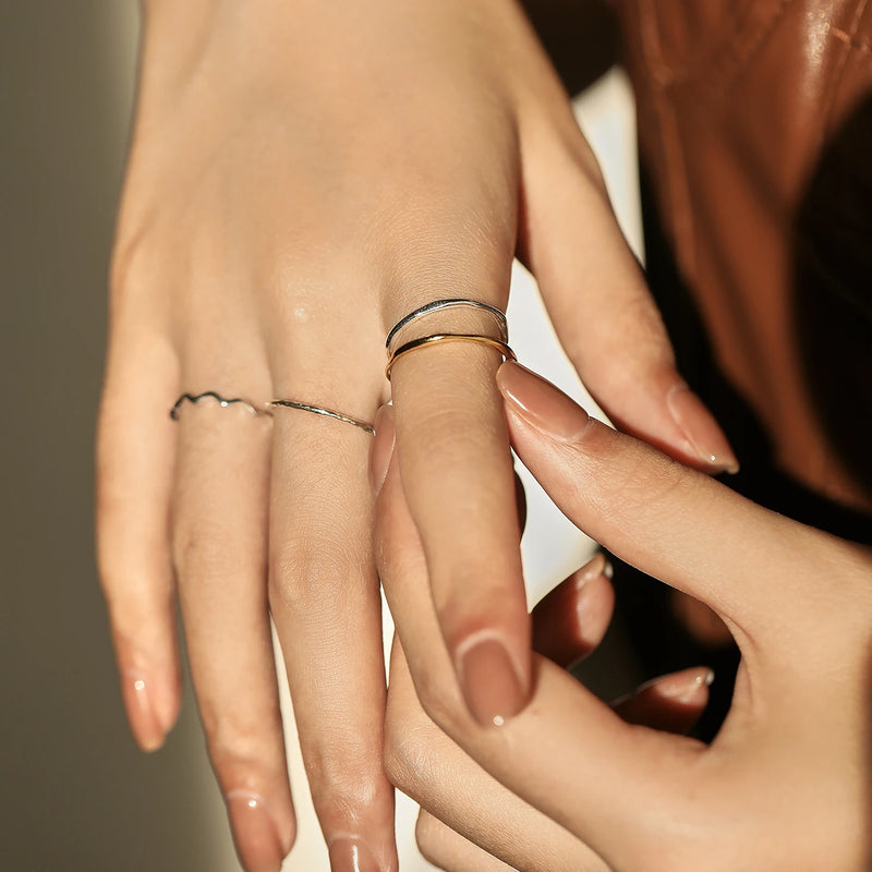 Effortless Style - Geometric Wave Ring